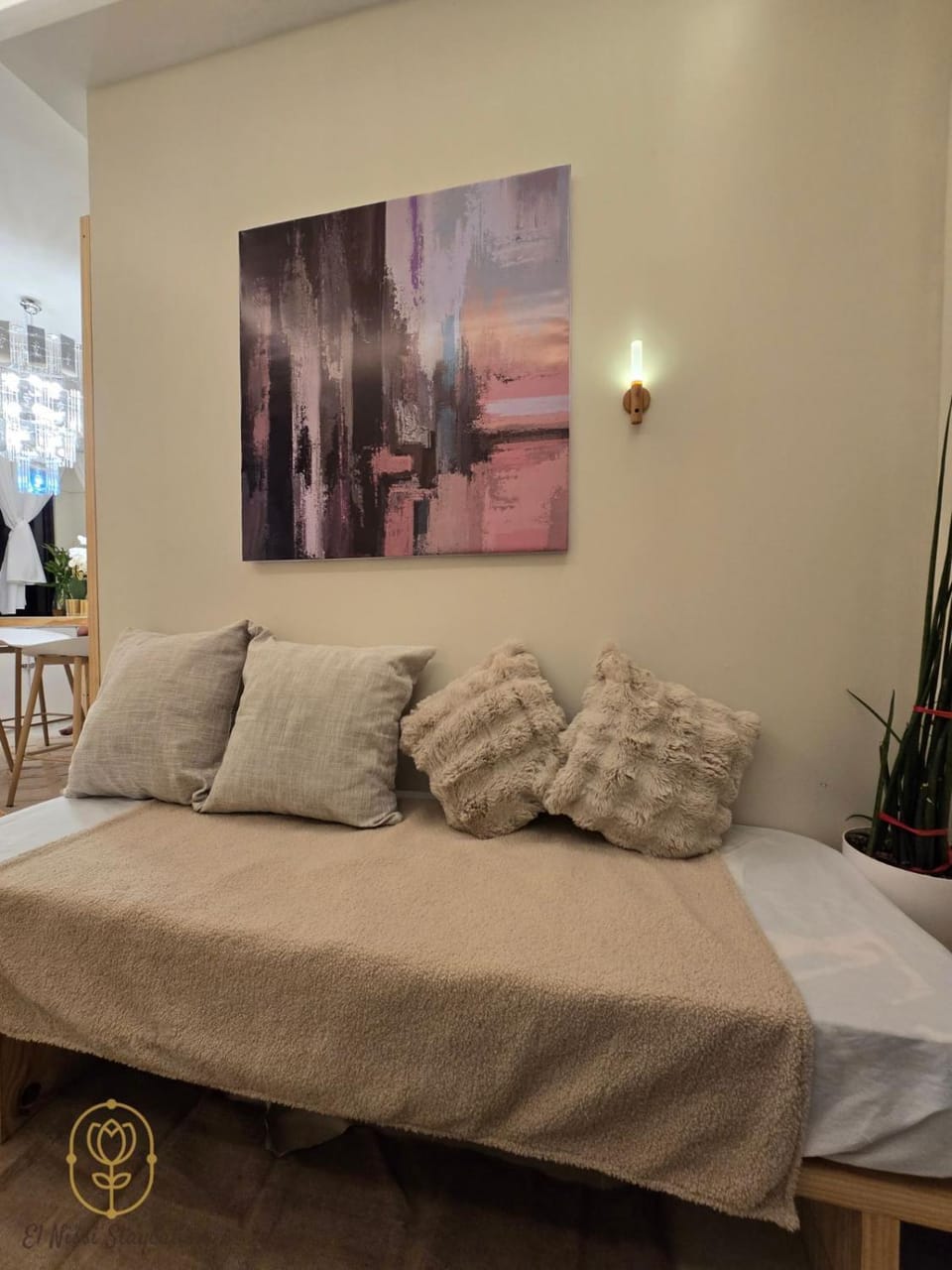 El Nissi Staycation, The Farmhouse Suite, Enchanted Kingdom Apartment in Santa Rosa