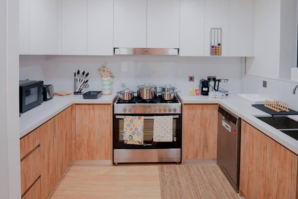 Coffee/tea facilities, Kitchen or kitchenette, dishwasher, minibar, oven, pet friendly, stove, toaster