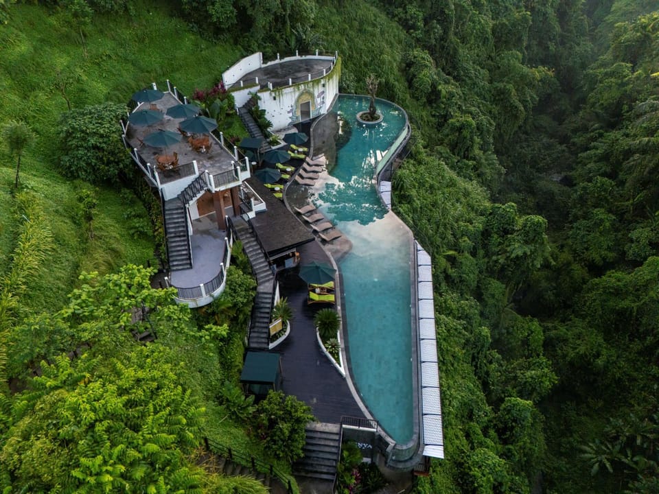 Pool view, Swimming pool