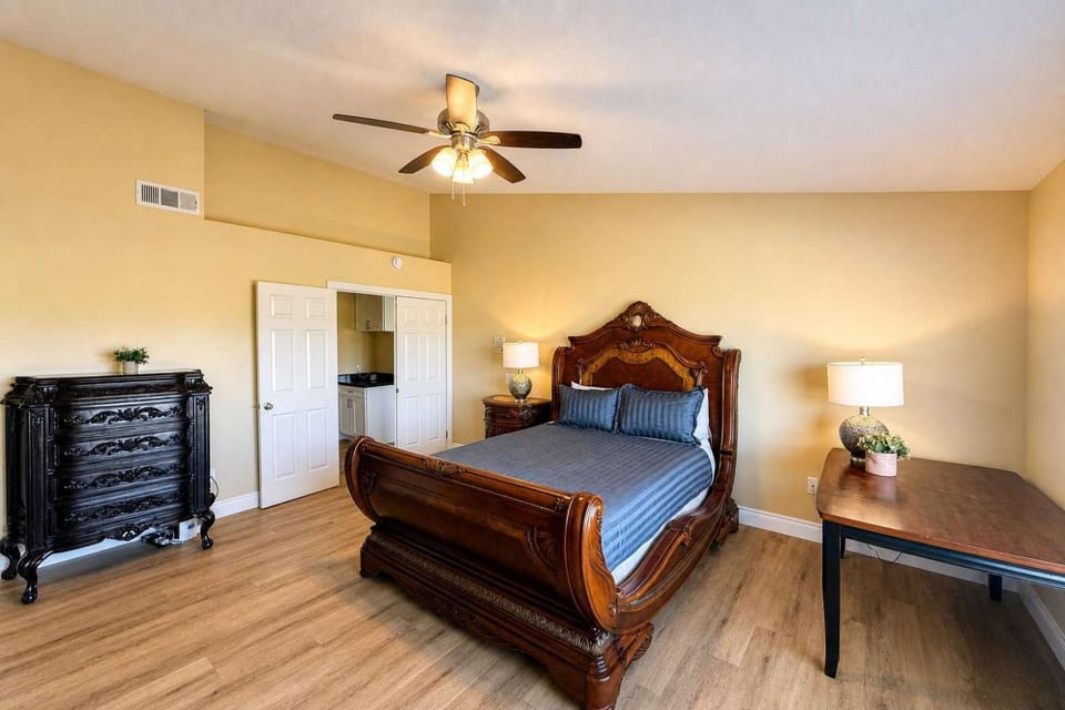 Allura Encantado - Temecula Wine Retreat House in Temecula