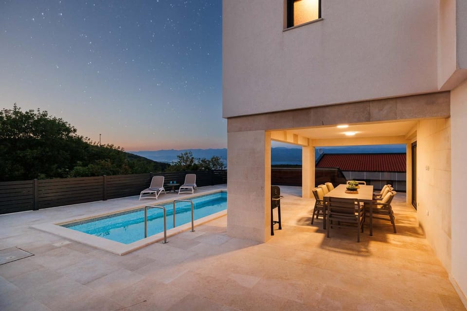 Balcony/Terrace, Swimming pool