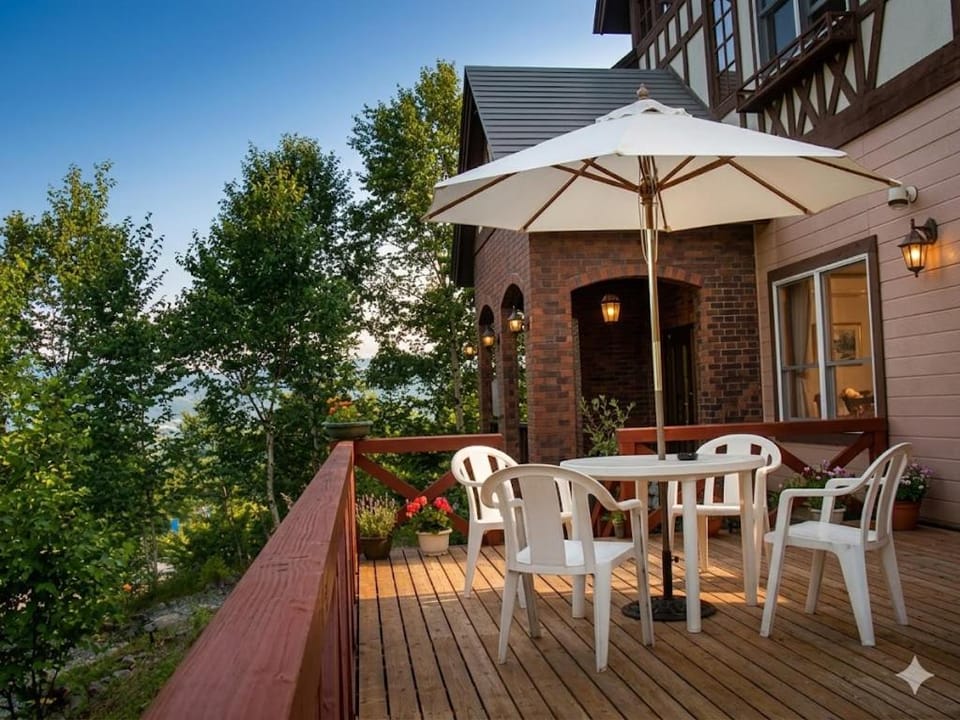 Property building, Garden, Balcony/Terrace, Garden view