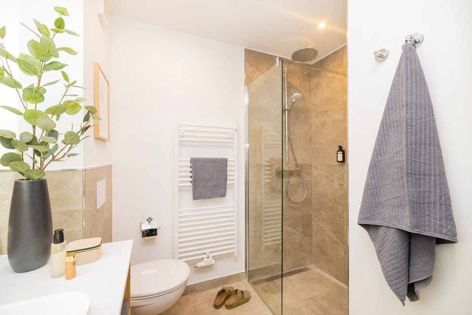Shower, Bathroom