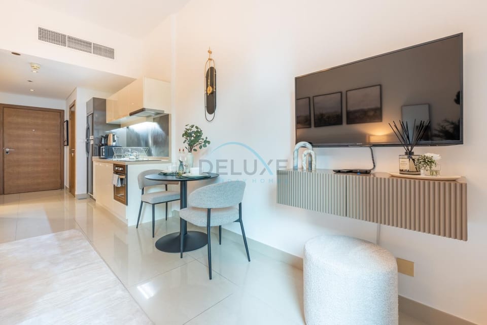 TV and multimedia, Dining area, microwave, oven, kitchen