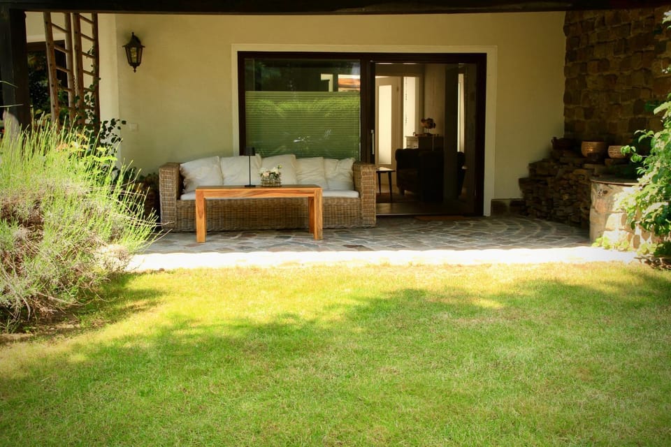 Garden, Seating area