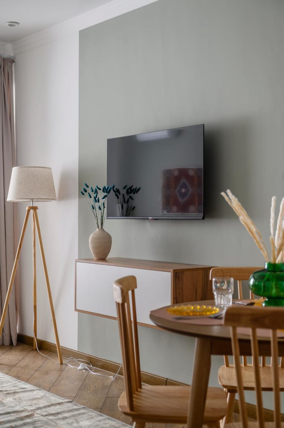 Dining area, Evening entertainment
