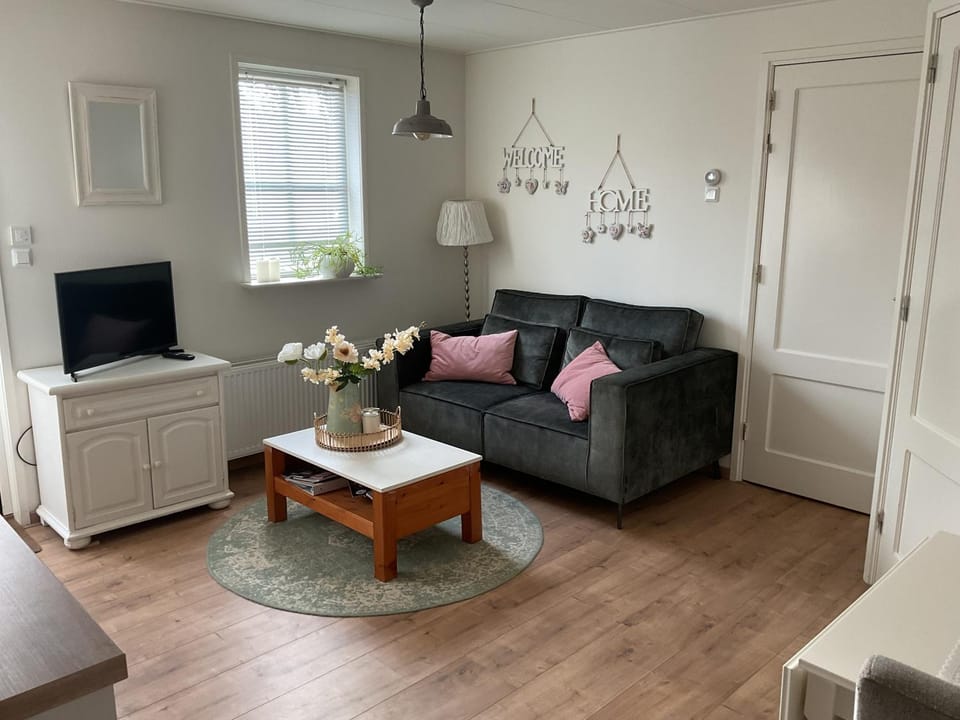 TV and multimedia, Seating area
