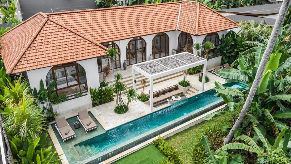 Property building, Pool view, Swimming pool, internet