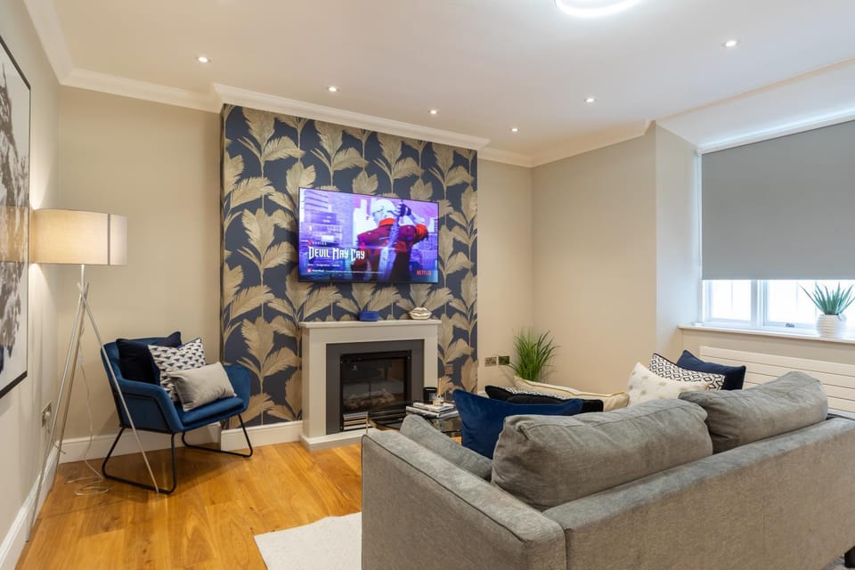 London luxury 3BD 3BTH Knightsbridge, Chelsea Lower Ground Floor Flat Apartment in City of Westminster