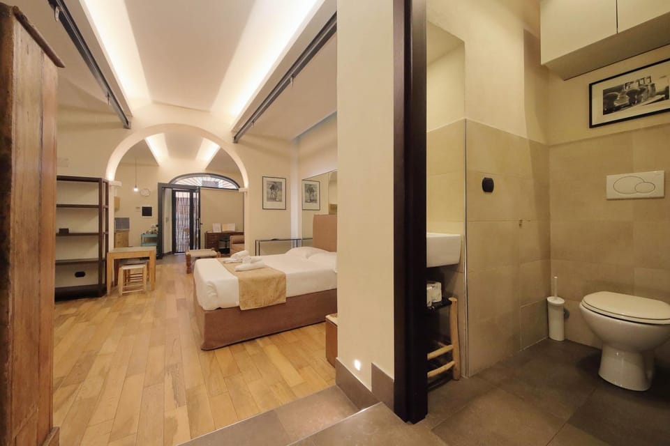 Toilet, Bed, Bathroom, Photo of the whole room, Bedroom, towels
