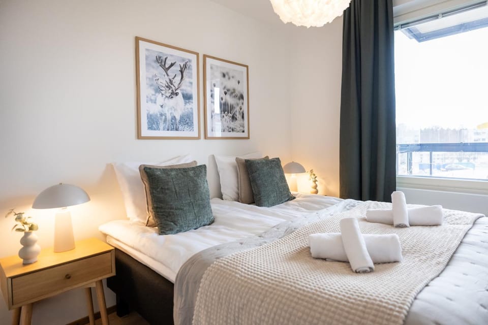 Bed, Photo of the whole room, towels