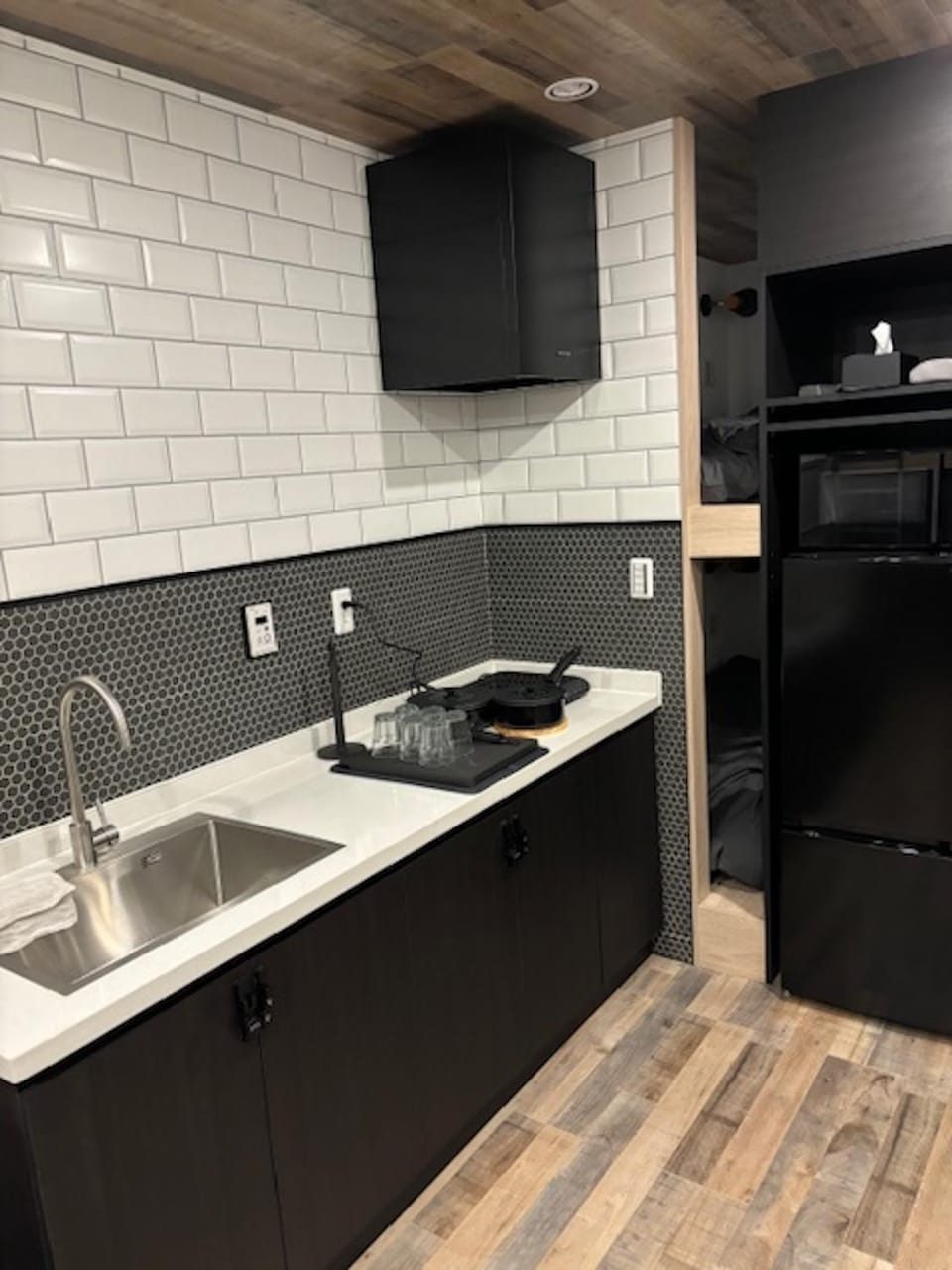 Kitchen or kitchenette