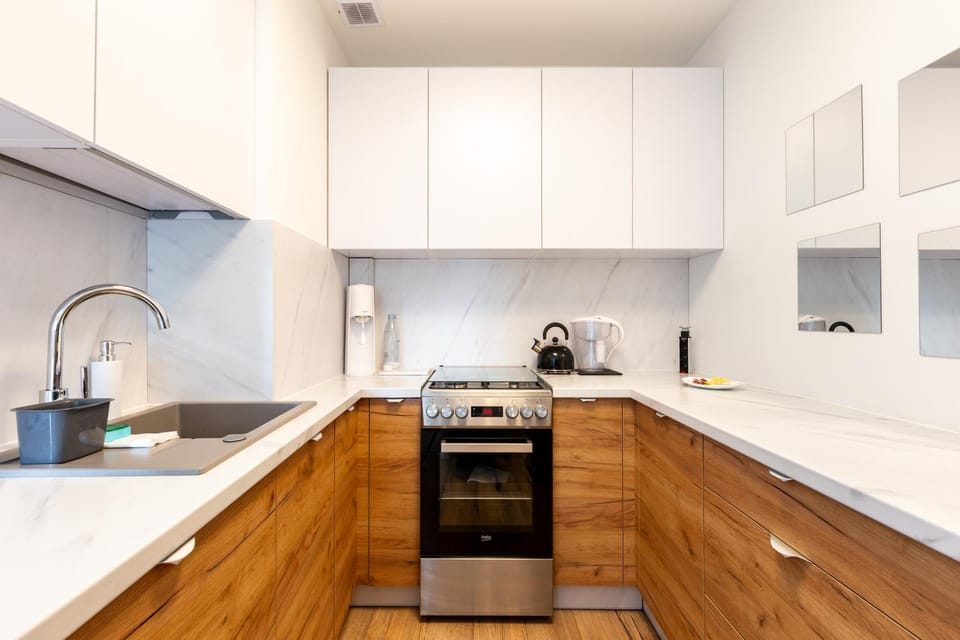 Coffee/tea facilities, Kitchen or kitchenette, stove, toaster