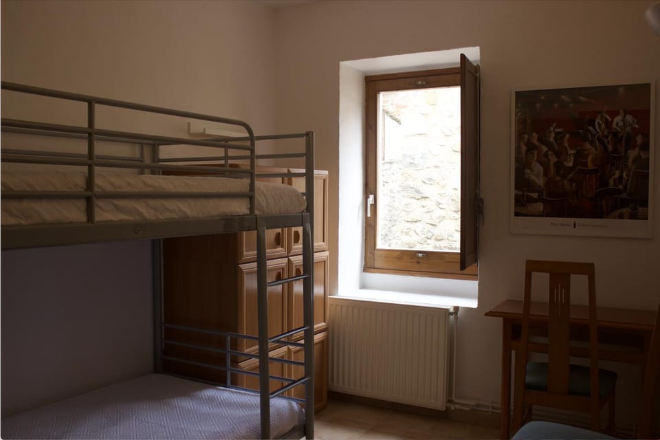 Photo of the whole room, Bedroom, bunk bed