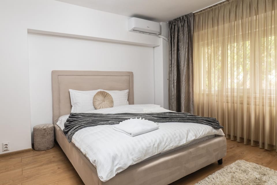 Bed, Bedroom, air conditioner