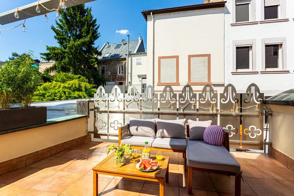 Patio, Day, Balcony/Terrace, Seating area