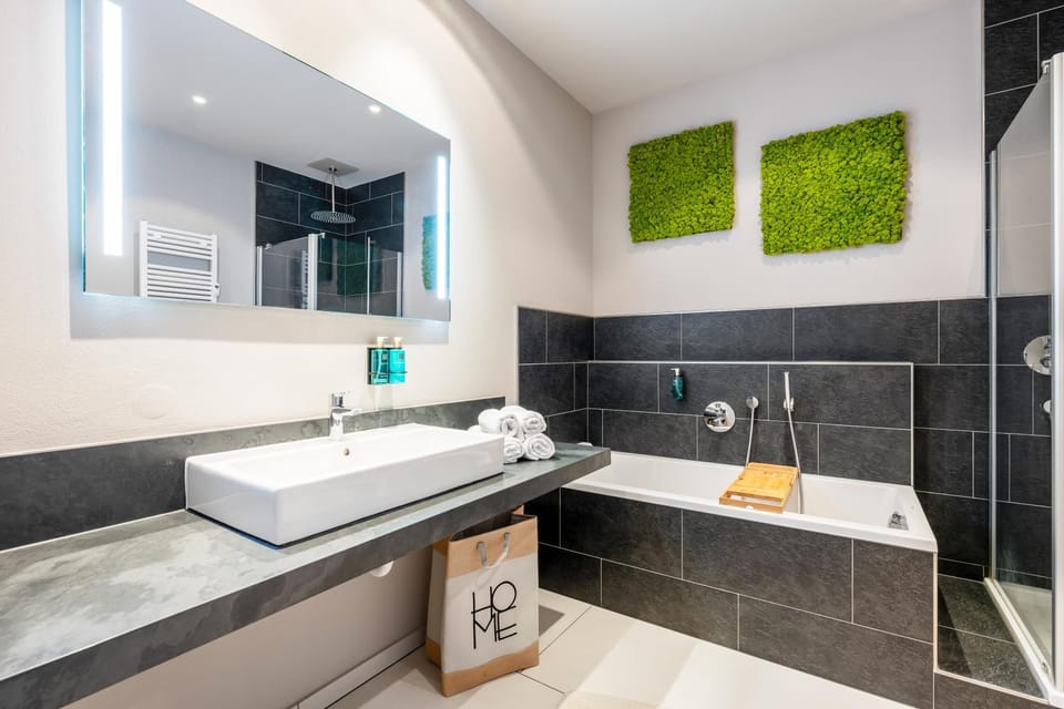 Bathroom, Bath