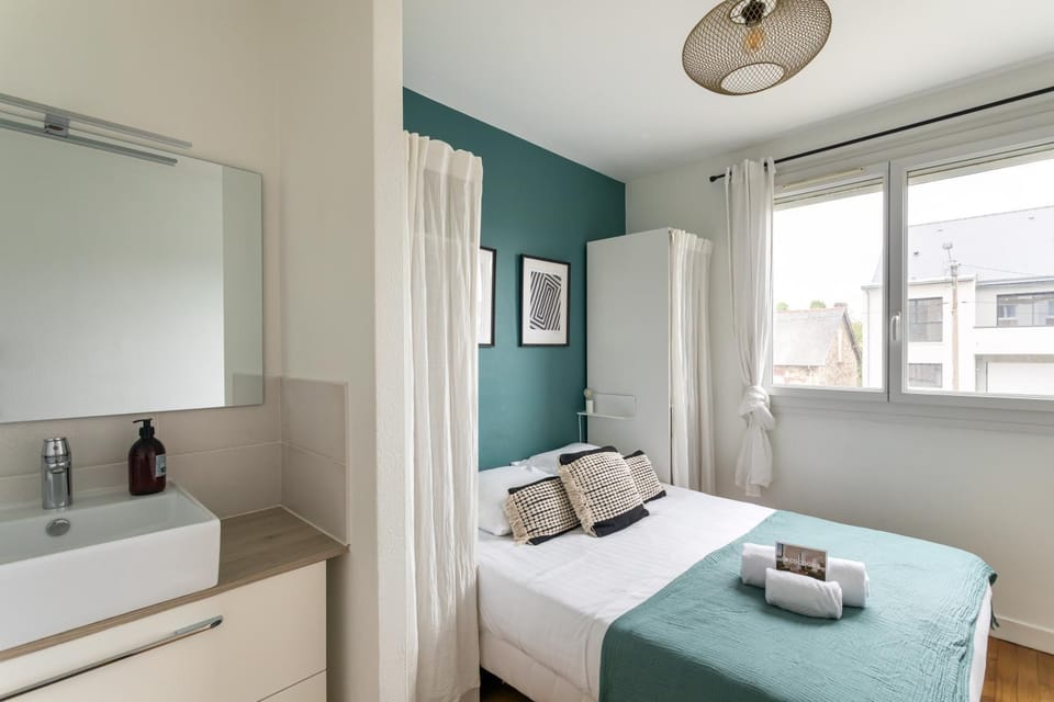 Bathroom, Bedroom