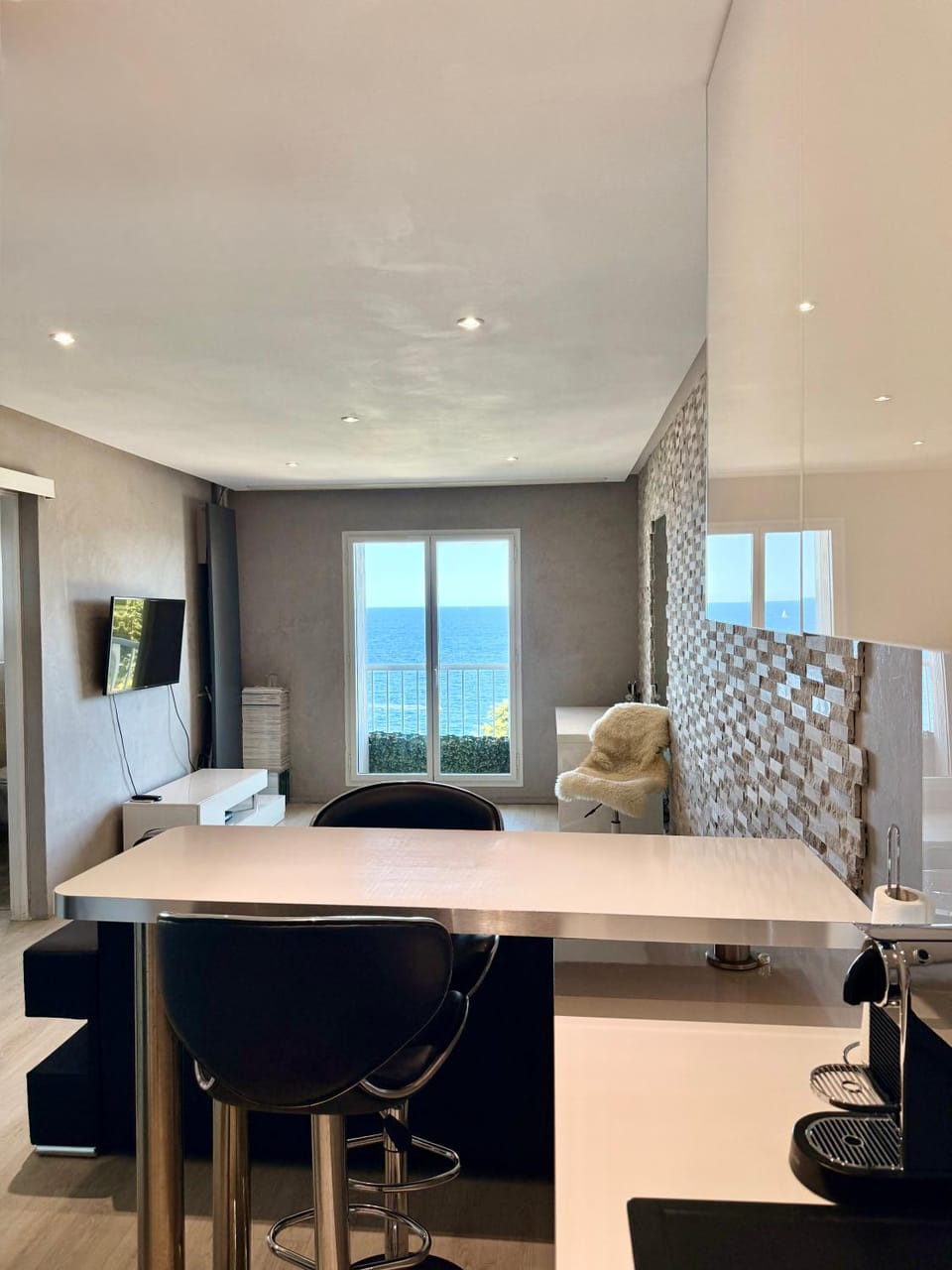 Kitchen or kitchenette, stove, stove, kitchen