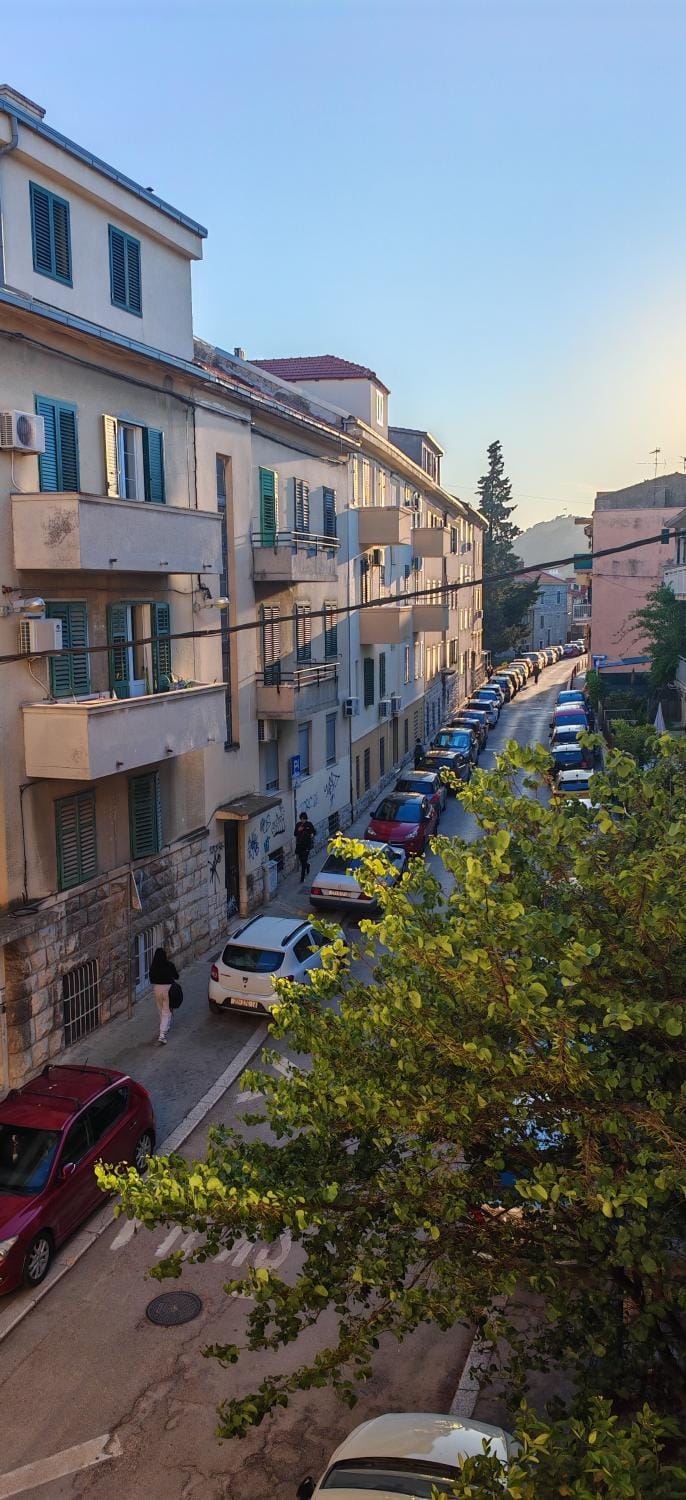 Property building, Neighbourhood, Street view, Location, Parking