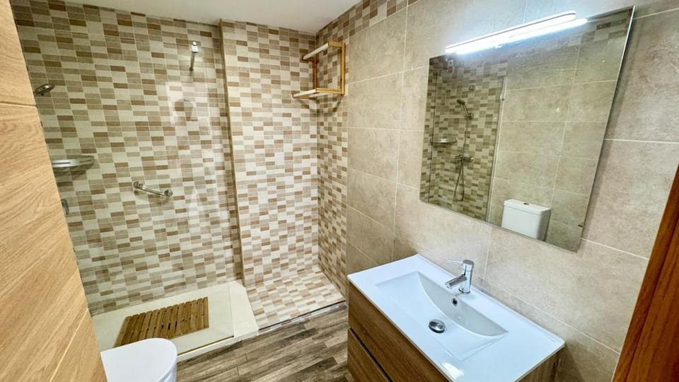 Shower, Bathroom, towels