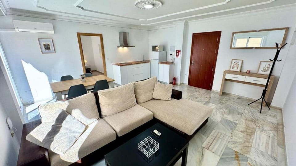 Living room, Photo of the whole room, Seating area, air conditioner
