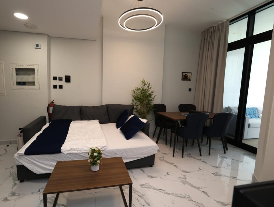Bed, Living room, Photo of the whole room, Seating area