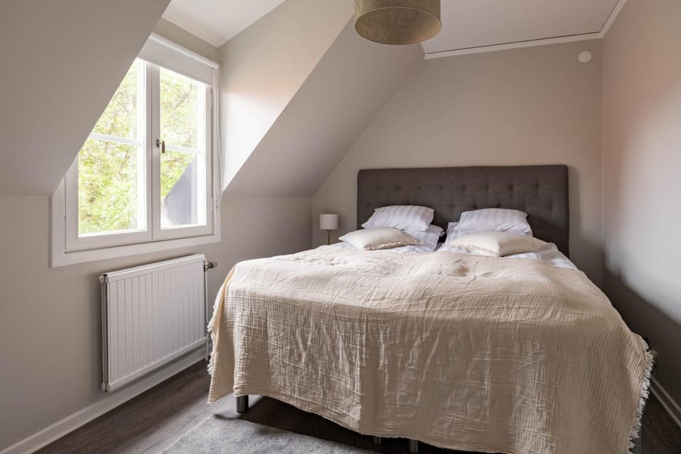 Charming topfloor APT in middle of Visby Apartment in Visby