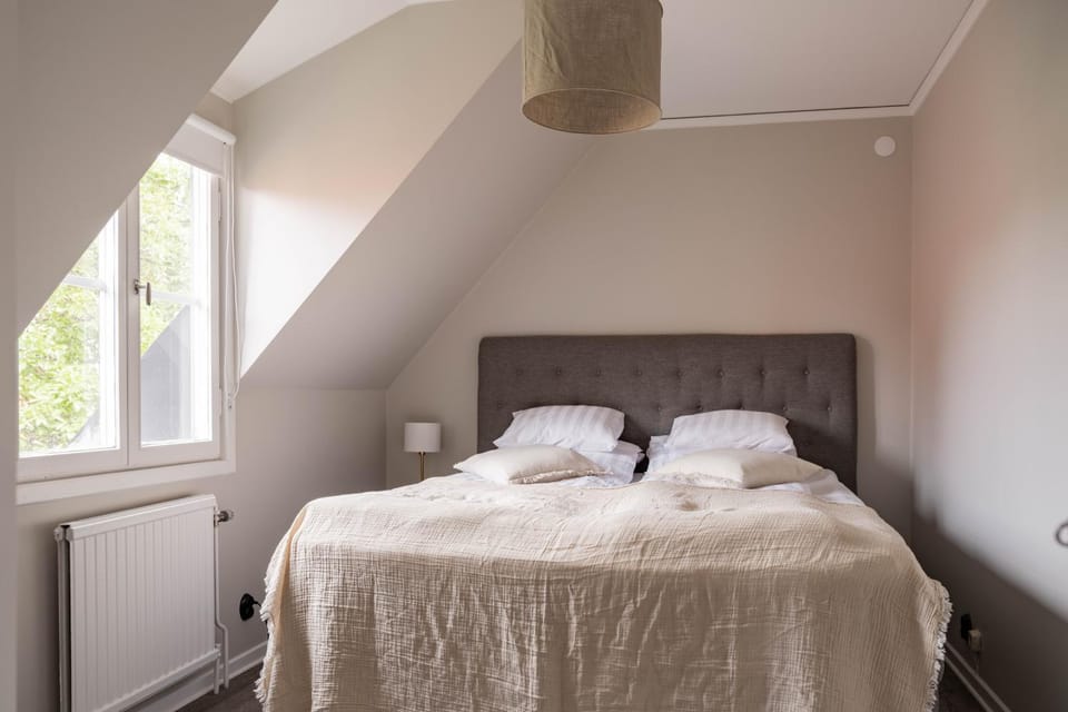 Charming topfloor APT in middle of Visby Apartment in Visby