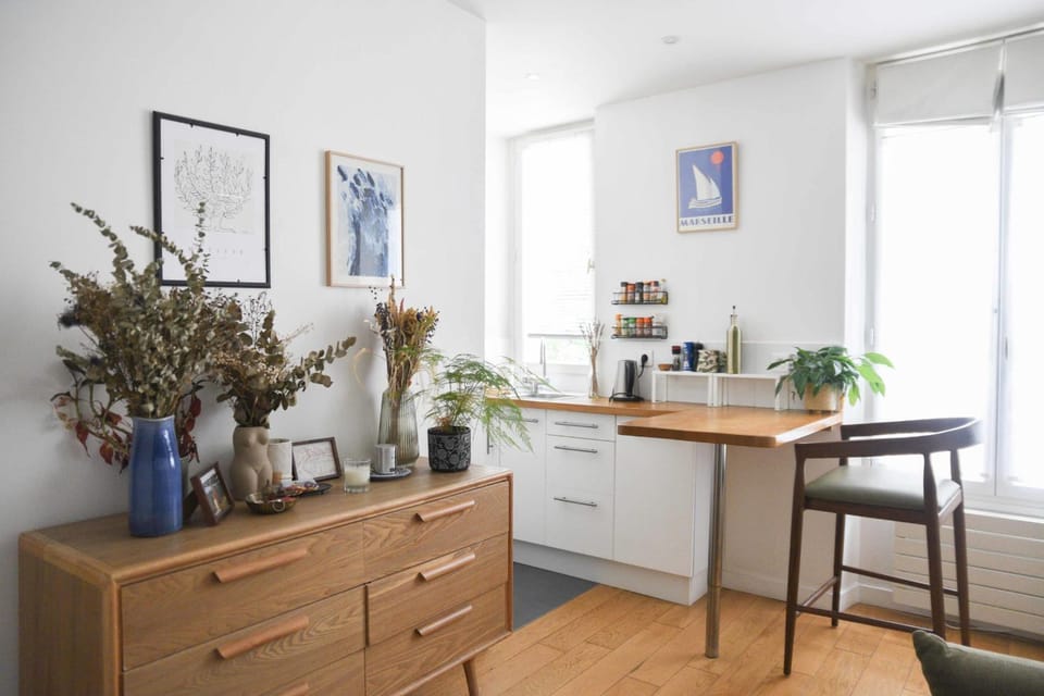 Bright 1 bedroom apartment - near park Apartment in Paris