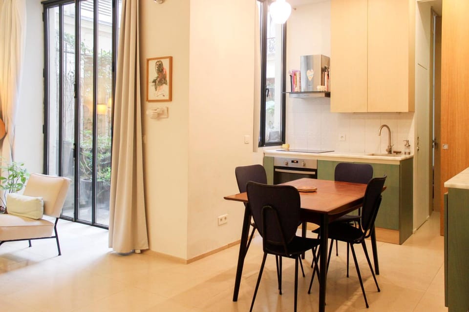 Haven of peace with private terrace Apartment in Paris