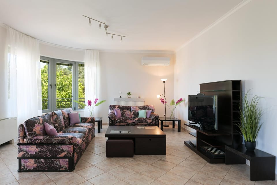 TV and multimedia, Living room, Seating area