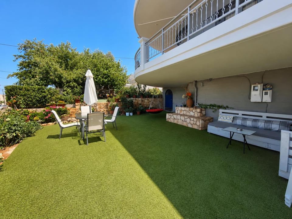 Property building, Garden, View (from property/room), Garden view