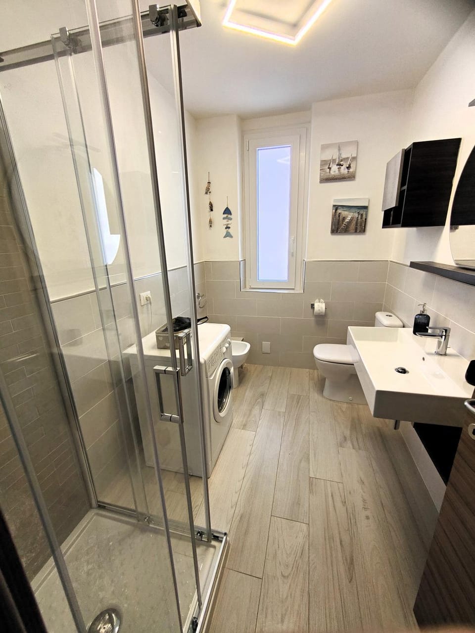 Shower, Bathroom, washing machine