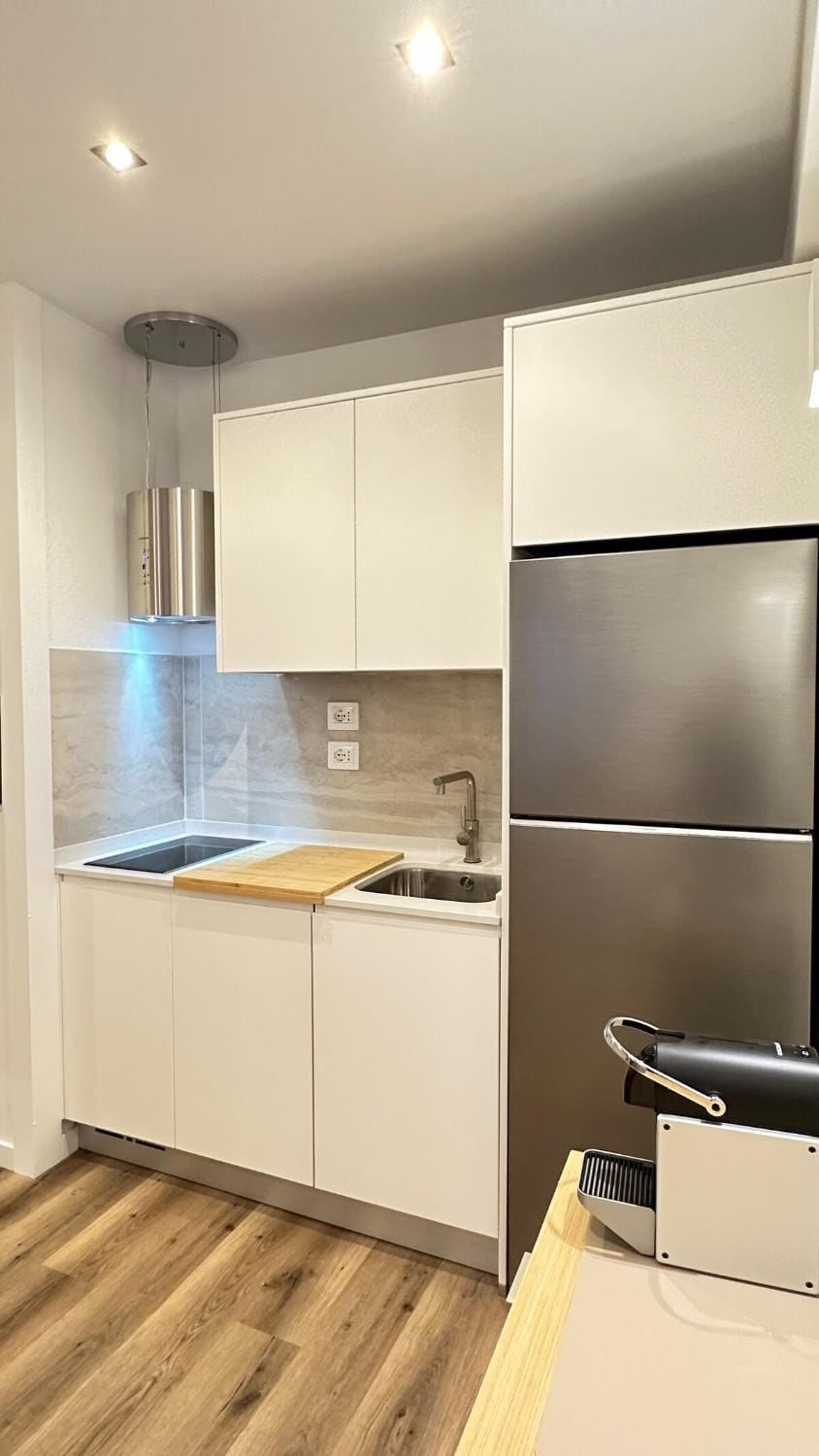 Kitchen or kitchenette, dishwasher