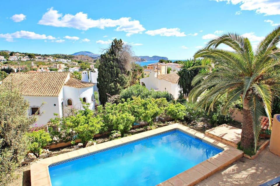 Oscar - villa with large pool and sea views in Benissa Villa in Calp