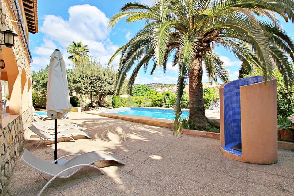 Oscar - villa with large pool and sea views in Benissa Villa in Calp