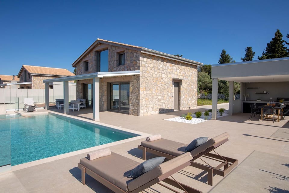 Property building, Day, Swimming pool