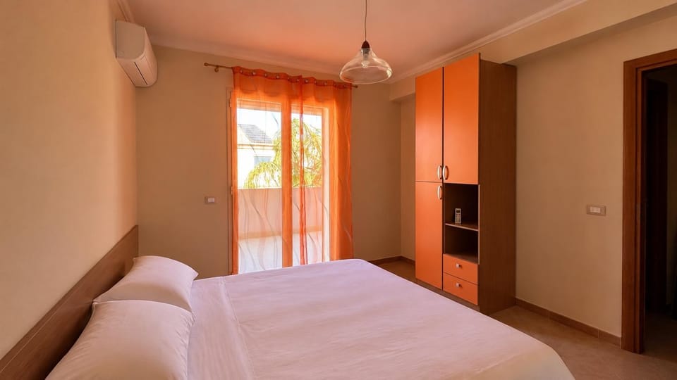 Bed, Photo of the whole room, Bedroom, wardrobe