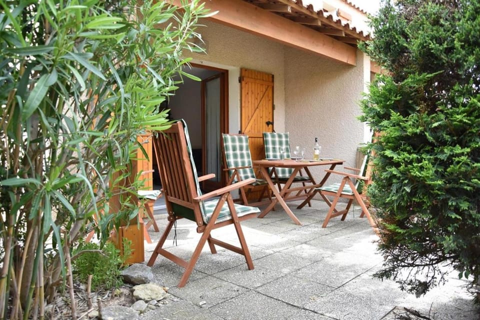 Maison avec Piscine collective & Jardin - AY060-075 Villa in Gruissan