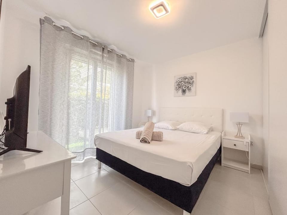 T3 lumineux avec jardin, parking et piscine Apartment in Roquebrune-sur-Argens