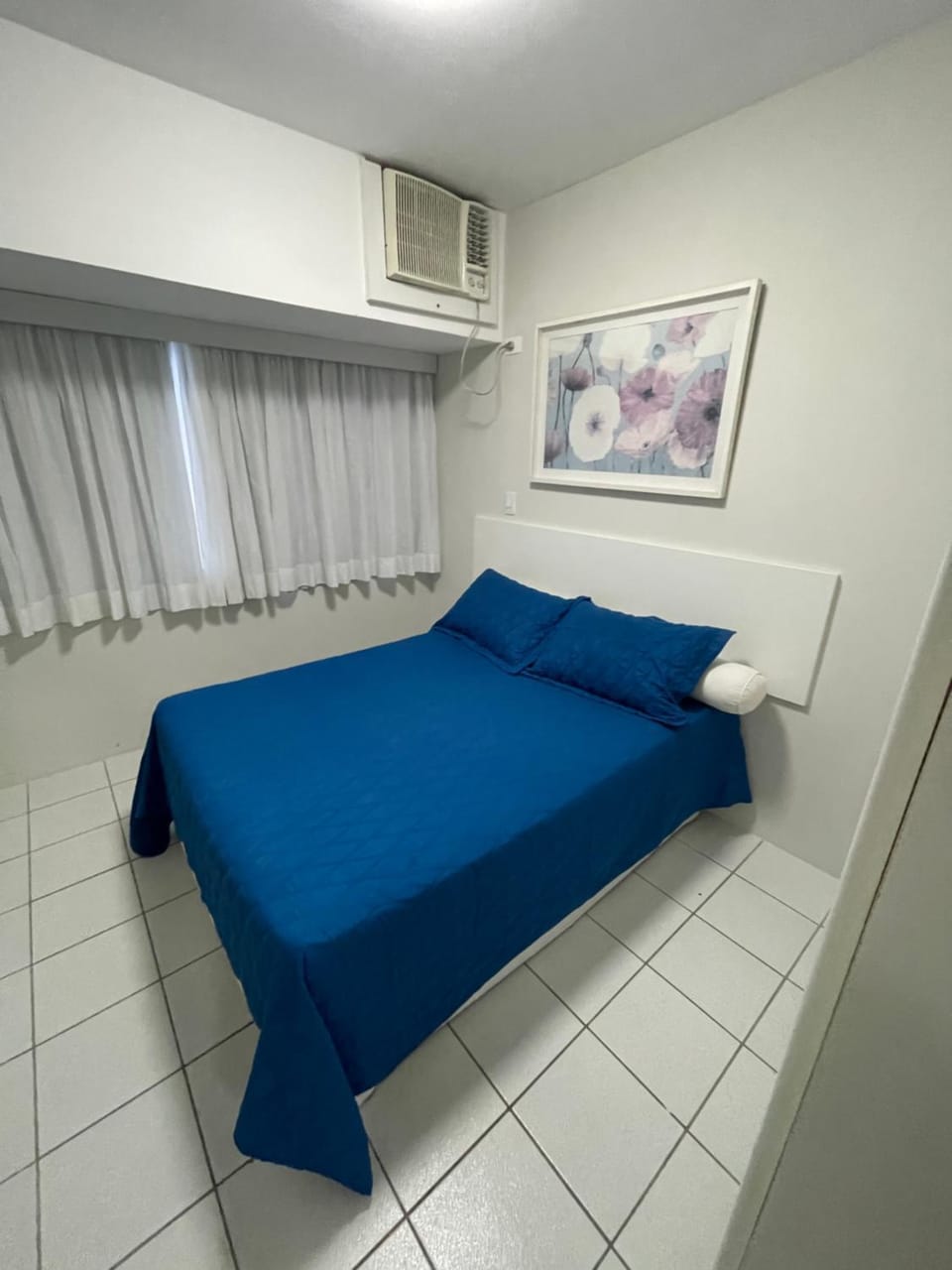 Bed, Photo of the whole room, Bedroom, air conditioner