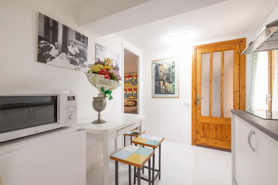 Kitchen or kitchenette, Living room