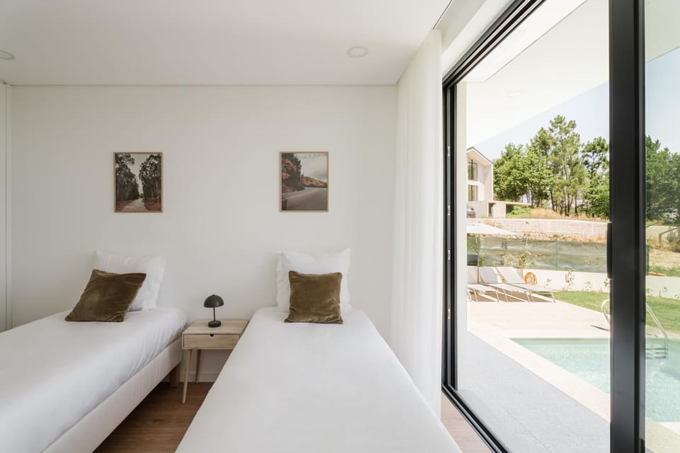 Bed, View (from property/room), Pool view, Swimming pool