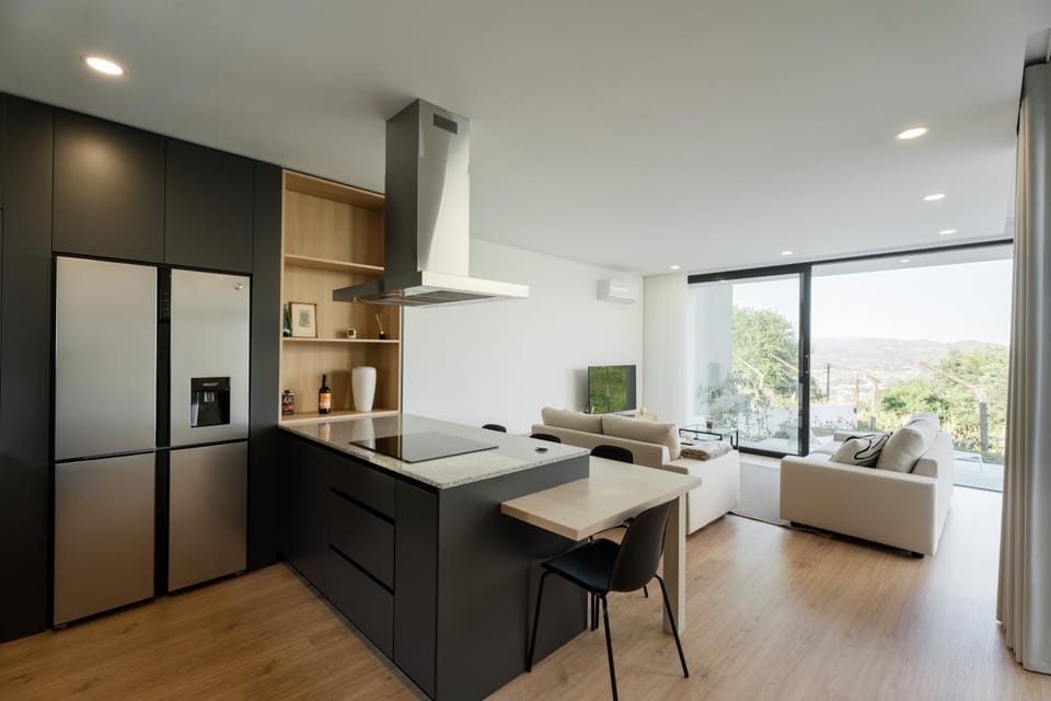 TV and multimedia, Kitchen or kitchenette, Living room, Dining area