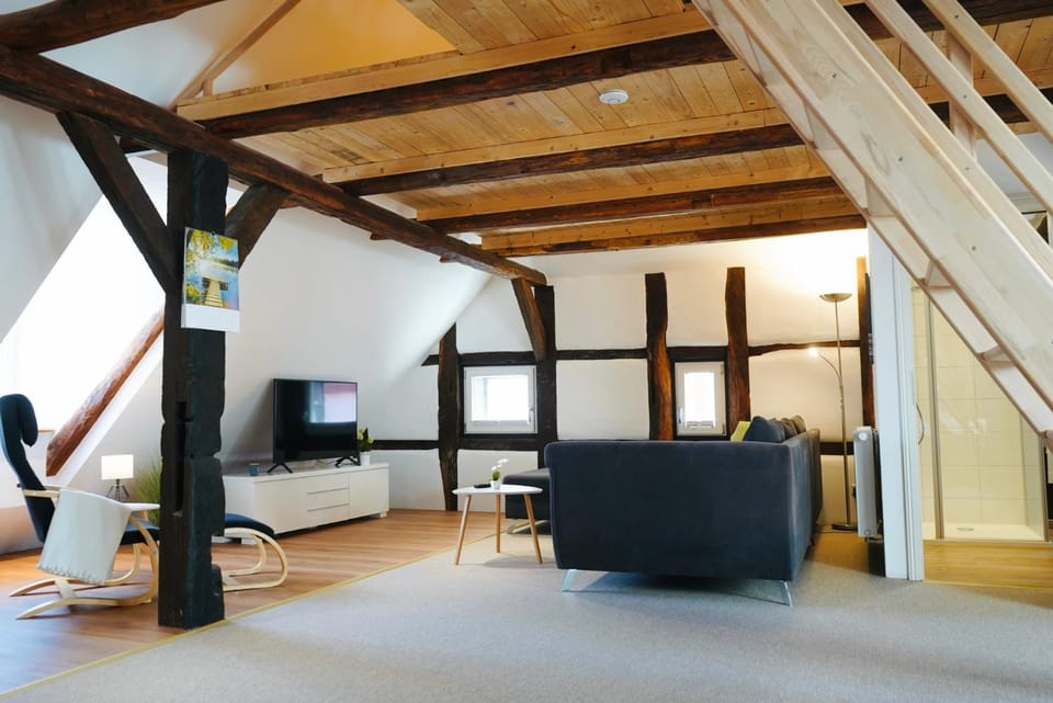 Communal lounge/ TV room, TV and multimedia, Living room
