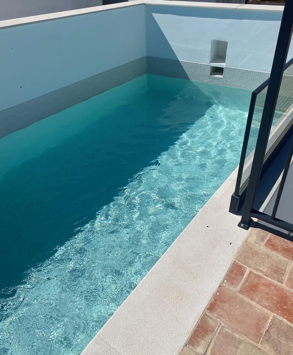 Swimming pool, Swimming pool