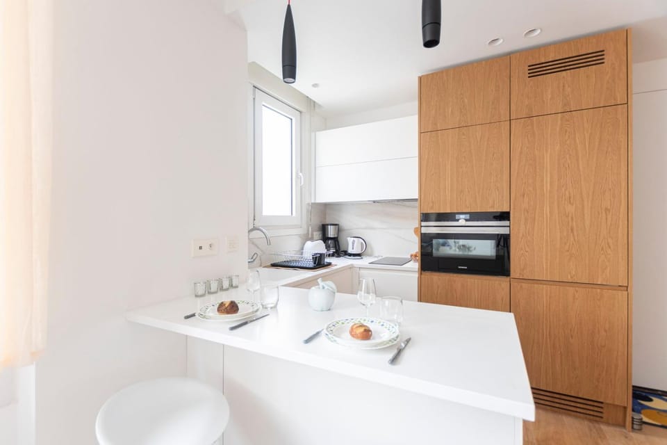 GuestReady - Elegant Escape near Plaza Athénée Apartment in Paris