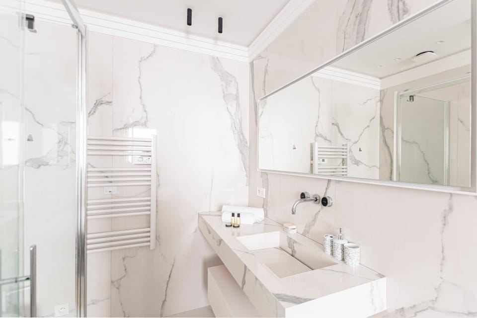 GuestReady - Elegant Escape near Plaza Athénée Apartment in Paris