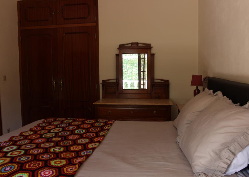 Bed, Bedroom, wardrobe